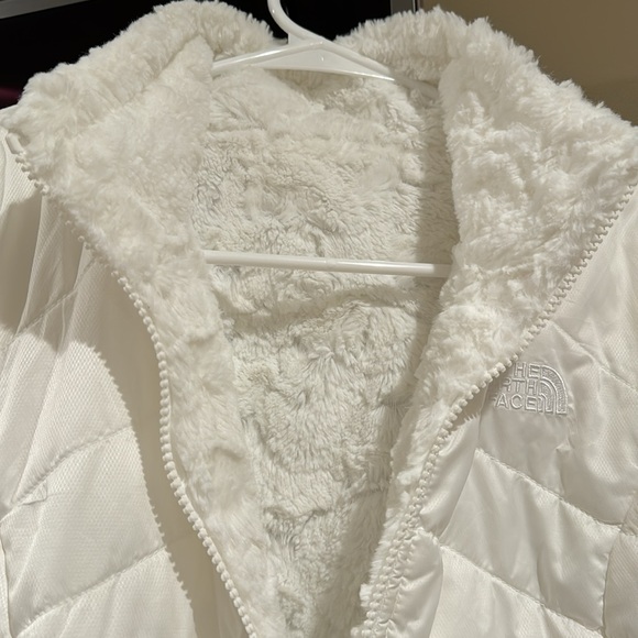 The North Face White Reversible Puffer Jacket size xs - Picture 4 of 10